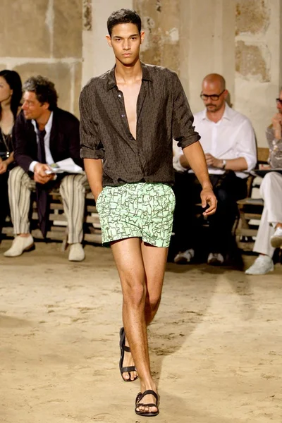 Look 29